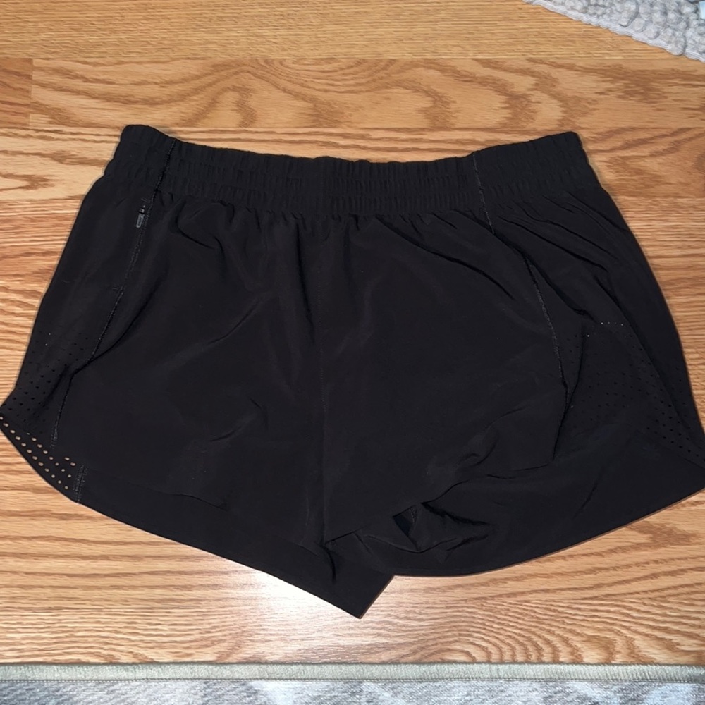 Black Athleta 3in. Hustle Short